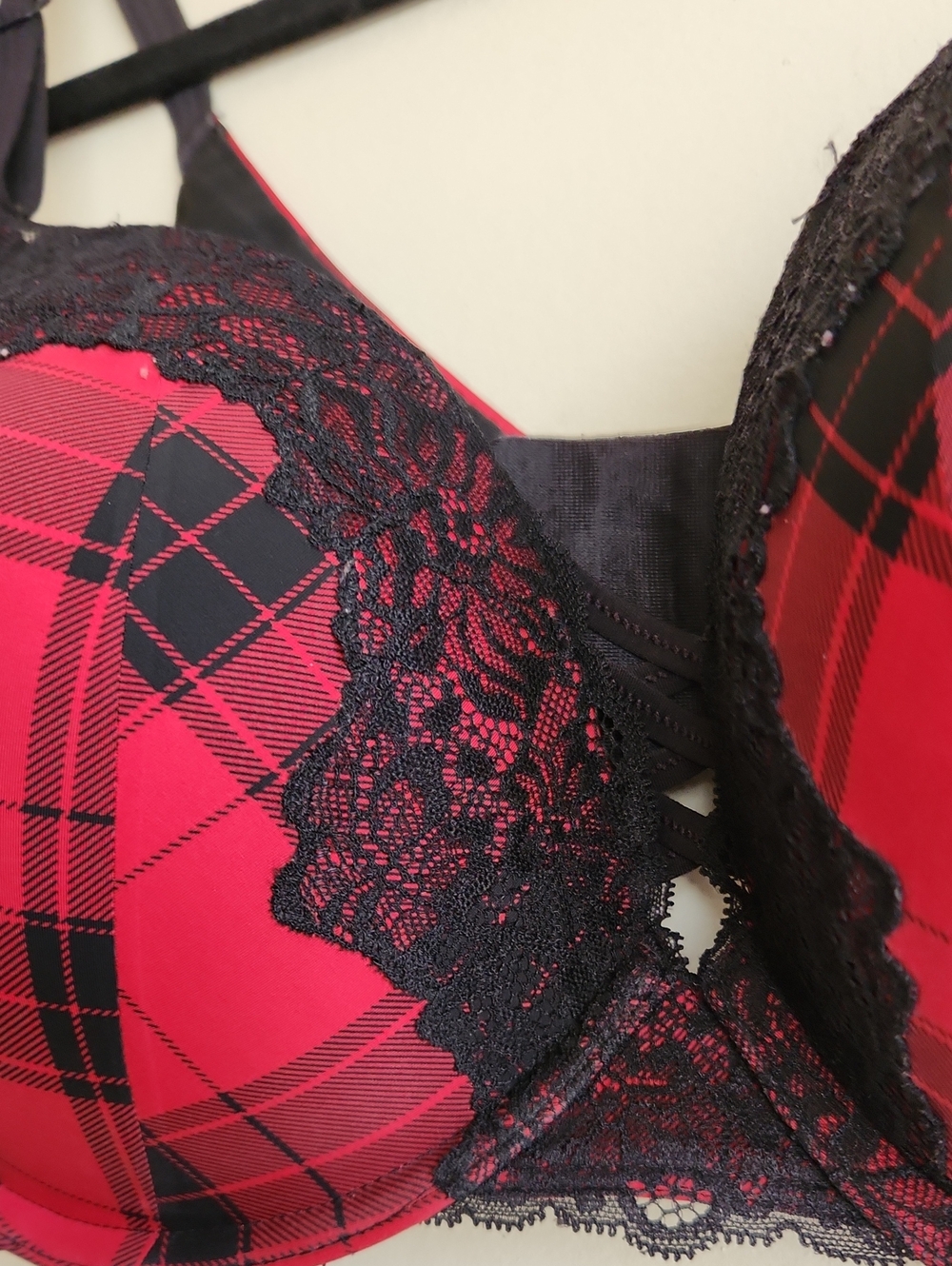 Lot Of 4 Torrid Bras 40DD EXCELLENT CONDITION - Picture 4 of 6
